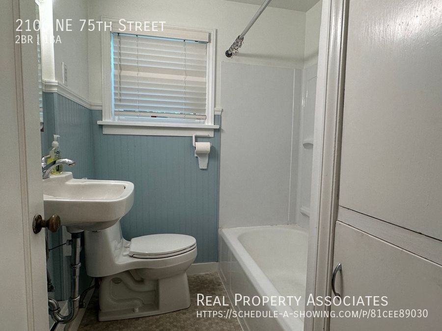 2106 Ne 75th St - Photo 6 of 19