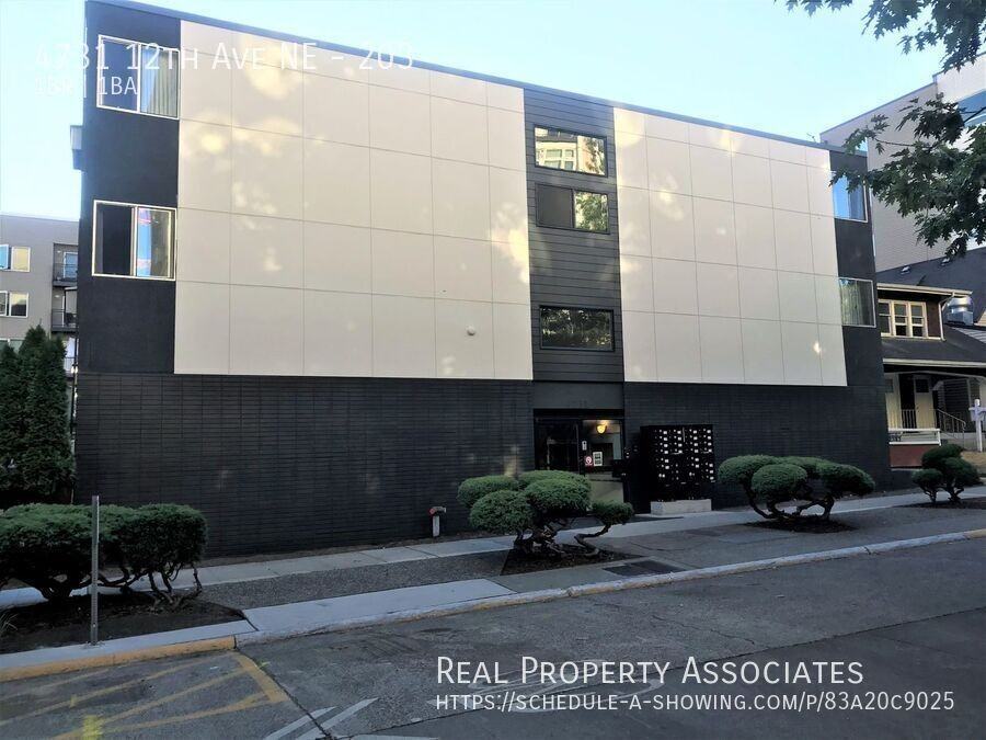 4731 12th Ave Ne #203 - Photo 2 of 7