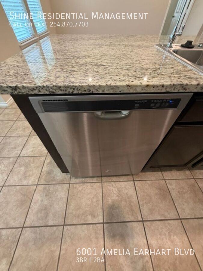 6001 Amelia Earhart Blvd - Photo 6 of 31