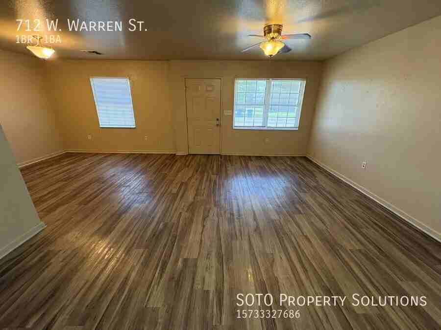 712 Warren St - Photo 2 of 15