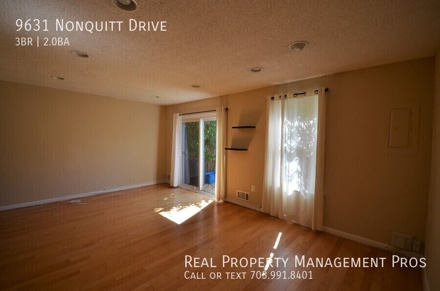 9631 Nonquitt Dr - Photo 3 of 15