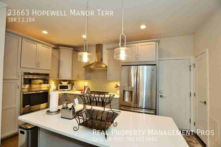23663 Hopewell Manor Ter - Photo 3 of 27