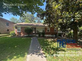 featured image of 220 Leach St