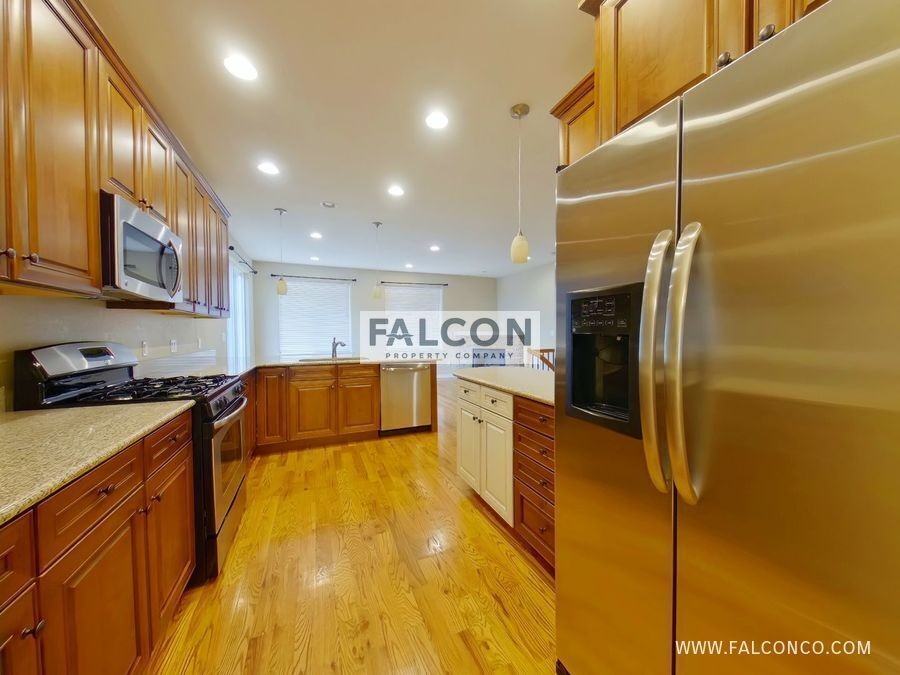 2153 Windwalker Grv - Photo 3 of 17