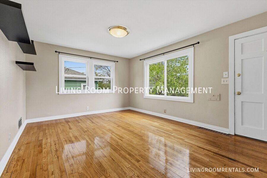 6025 Ne 14th Ave - Photo 2 of 19