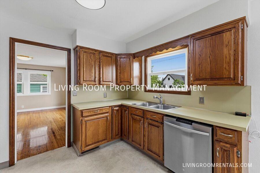 6025 Ne 14th Ave - Photo 6 of 19