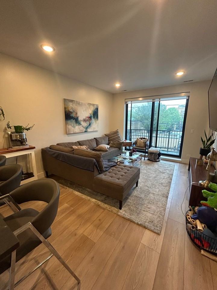 1646 W Belmont Ave #204 - Photo 2 of 16