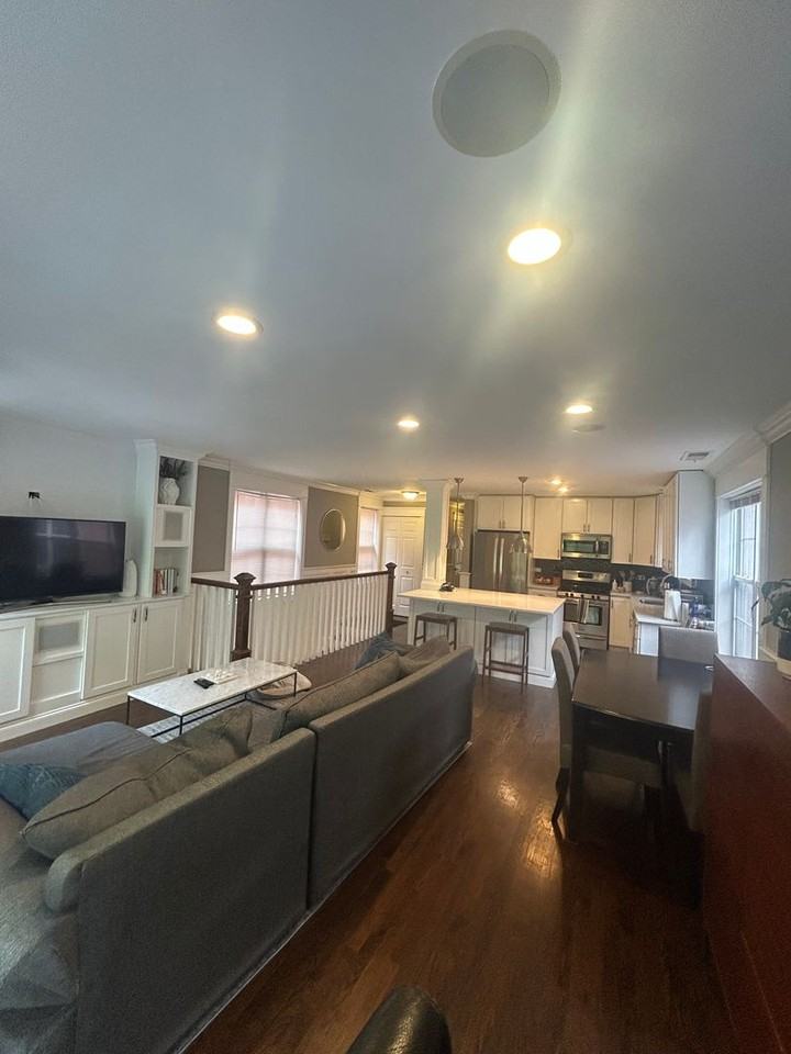 1485 N Larrabee St #C - Photo 4 of 16