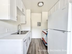 7919 S Hoover St #9 - Photo 1 of 1