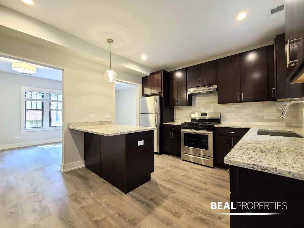 916 Crain St #3 - Photo 3 of 20