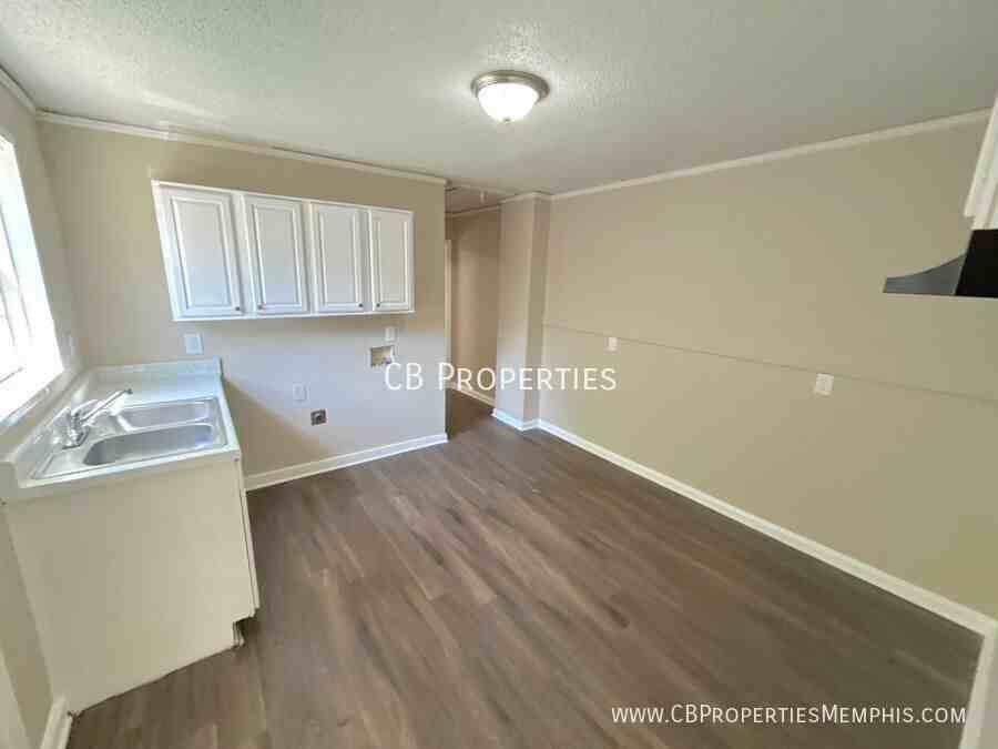 2312 Norman Ave - Photo 5 of 6
