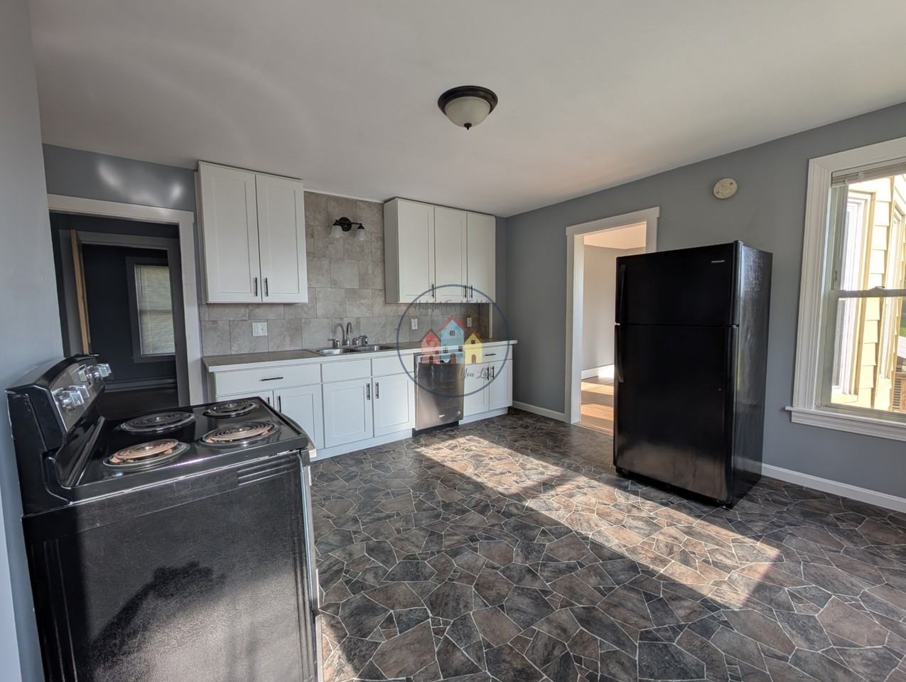16 Clinton Ave #2 - Photo 3 of 13