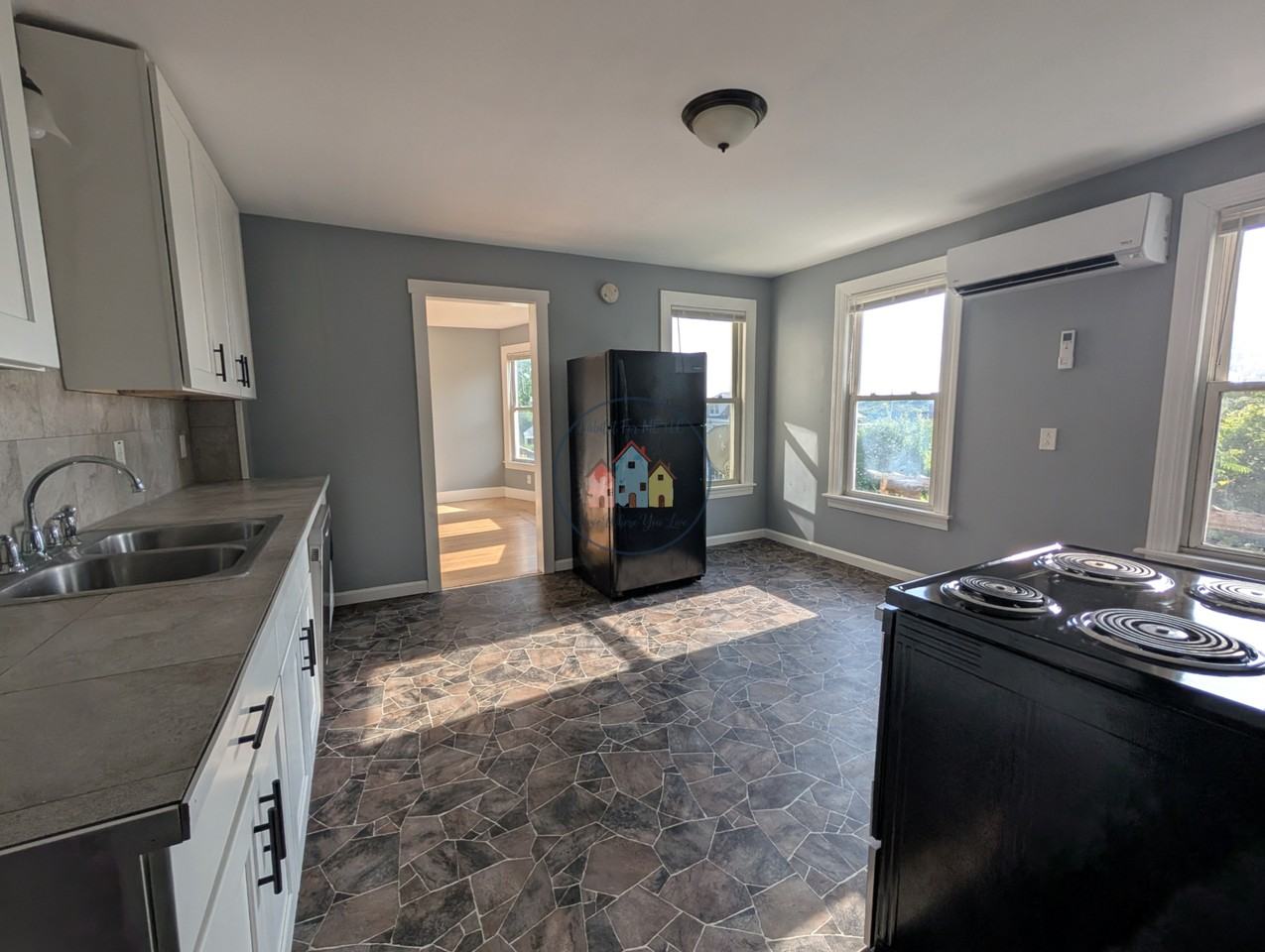 16 Clinton Ave #2 - Photo 4 of 13