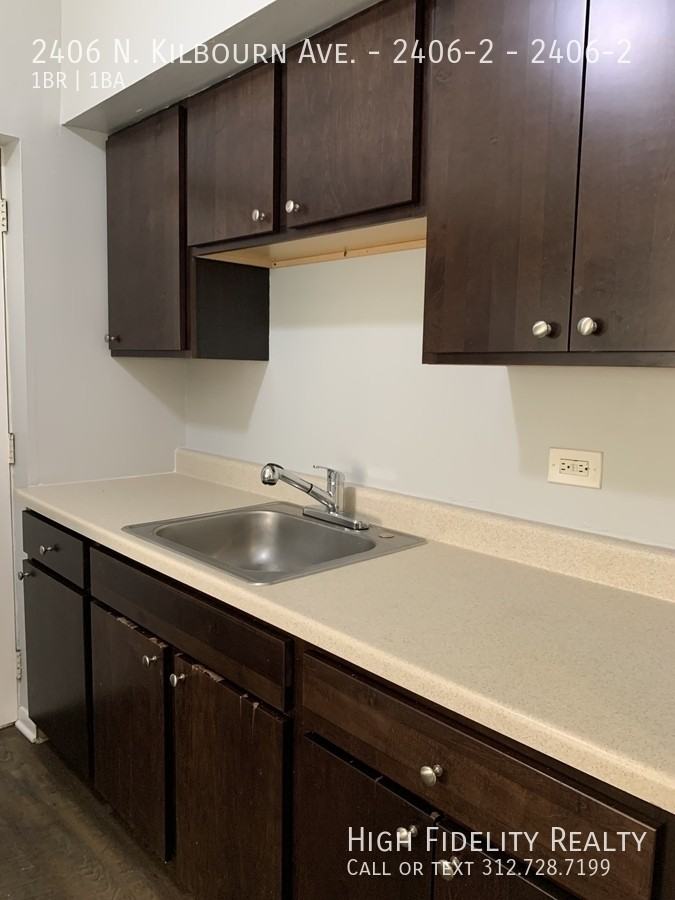 2406 N Kilbourn Ave #2406-2 - Photo 7 of 8