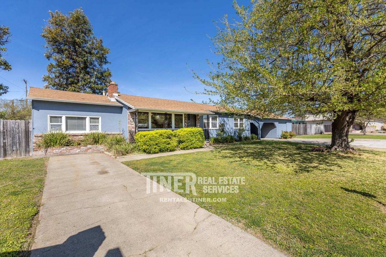 2501 Laurence Ave - Photo 3 of 31