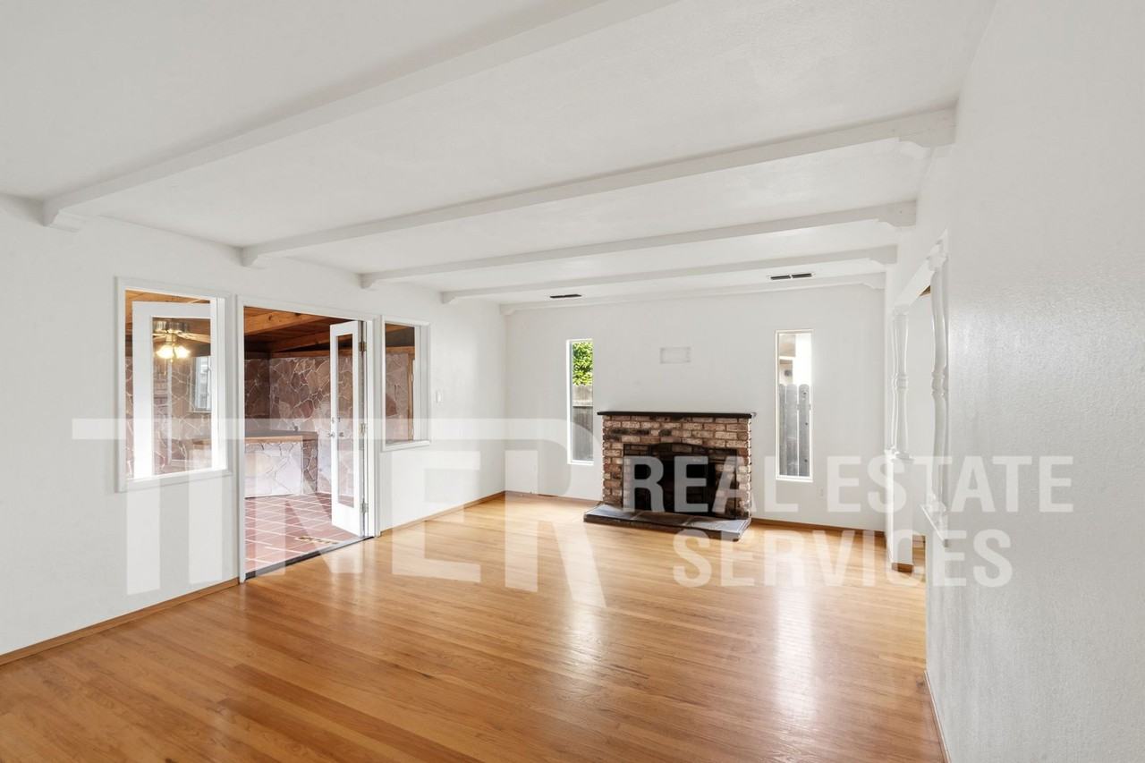 8665 Everglade Dr - Photo 2 of 25