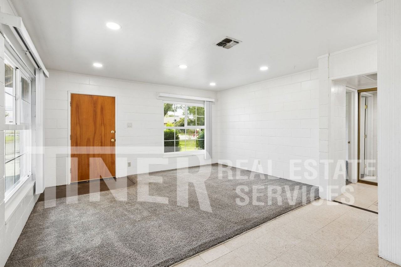 2720 Riesling Way - Photo 2 of 21