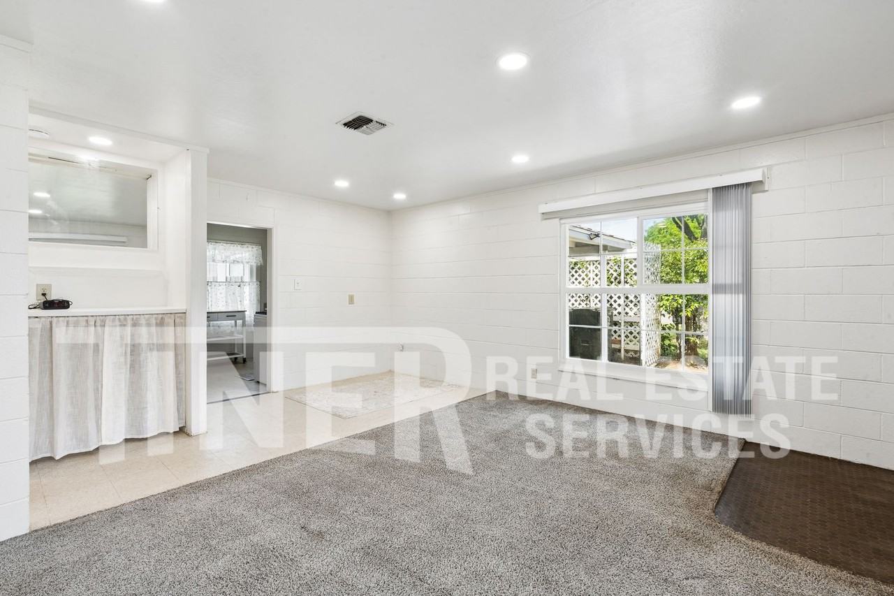 2720 Riesling Way - Photo 3 of 21