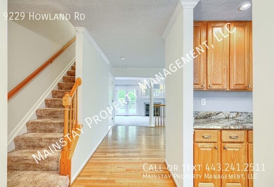 9229 Howland Rd - Photo 3 of 33