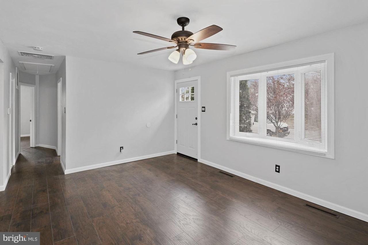 211 Scammell Dr #NA - Photo 3 of 10