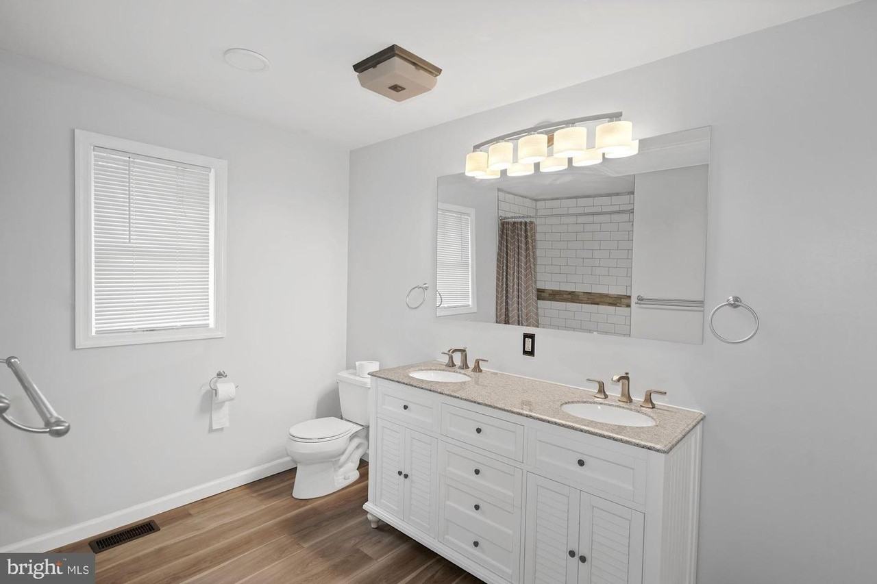 211 Scammell Dr #NA - Photo 7 of 10