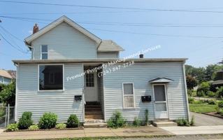 featured image of 125 N Chestnut St