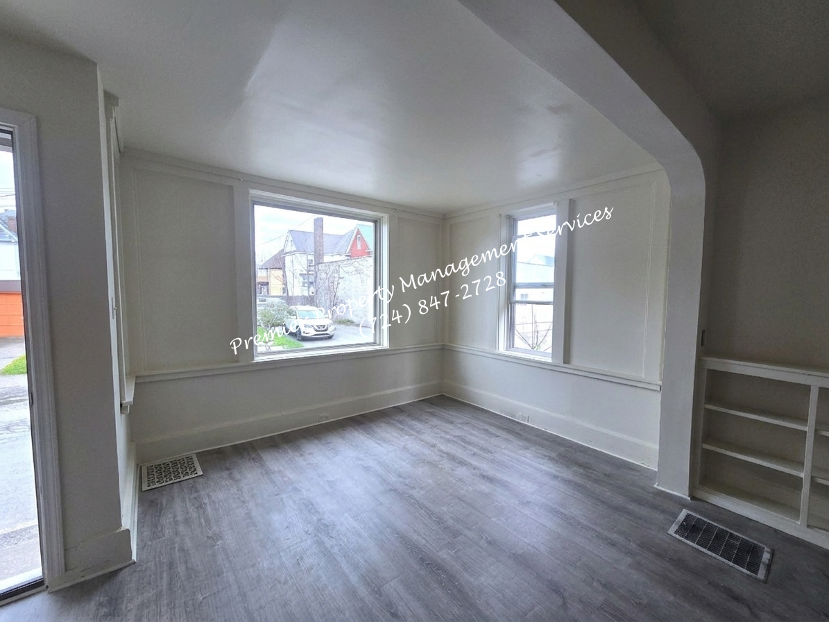 125 North Chestnut Street, Unit 1/2 - Photo 4 of 27