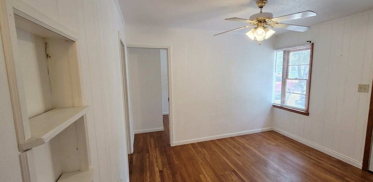 389 Collins Road, Unit Home Unit - Photo 3 of 19