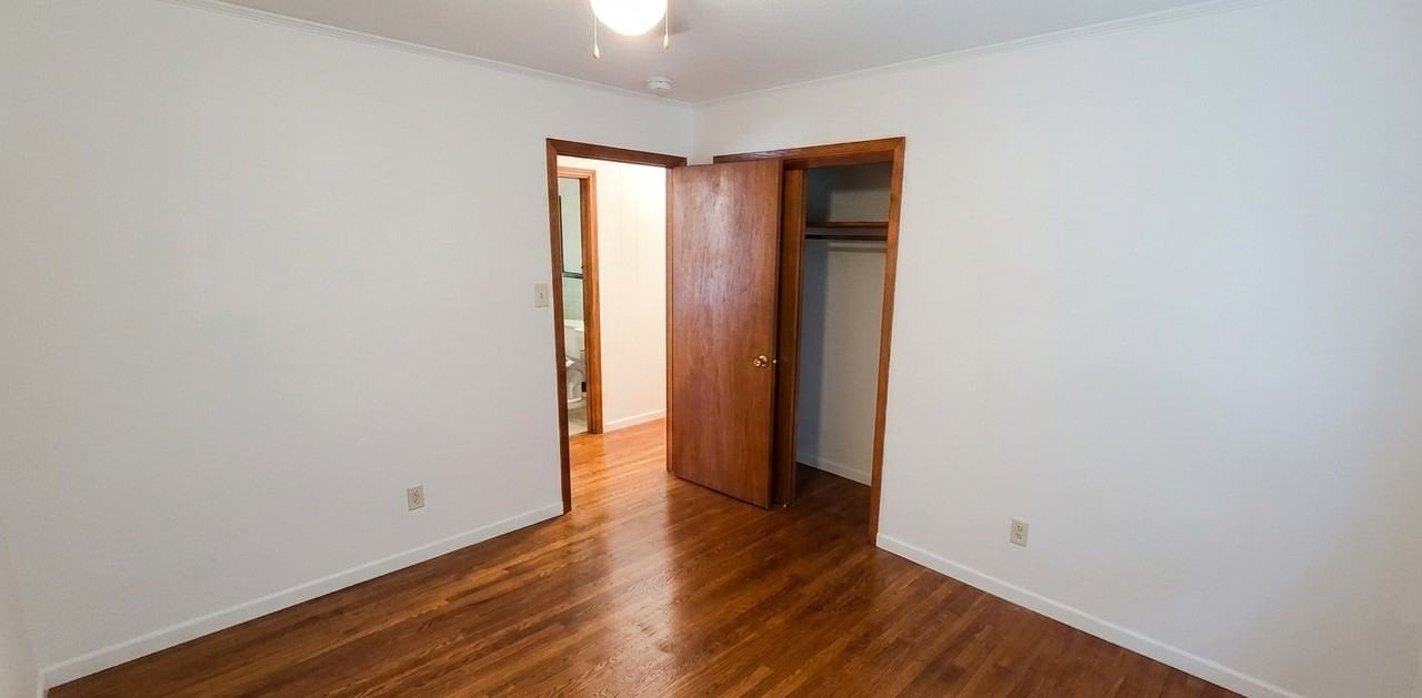 389 Collins Road, Unit Home Unit - Photo 4 of 19