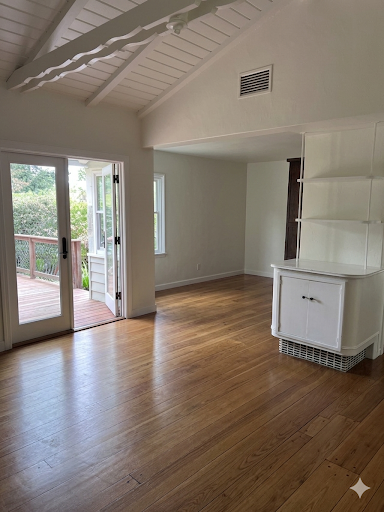 1045 Mountain Blvd - Photo 3 of 13