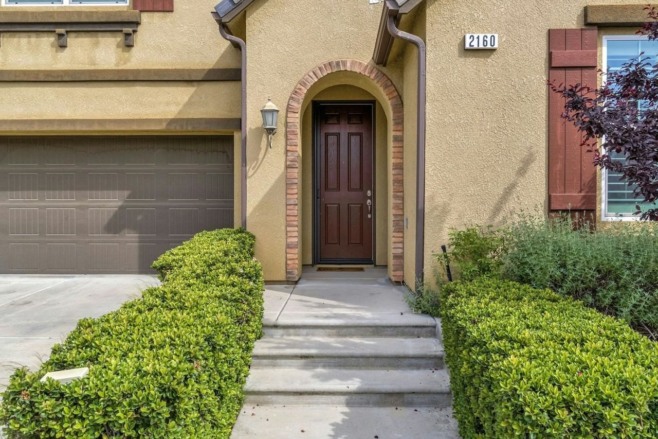 2160 W Juliet Way - Photo 2 of 20