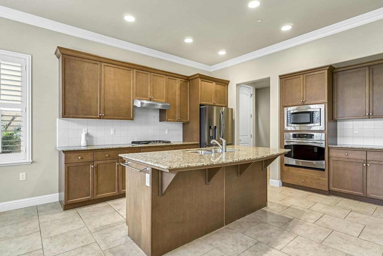 2160 W Juliet Way - Photo 5 of 20