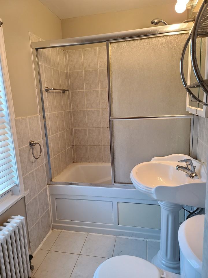 422 Elmwood Ave #1 - Photo 4 of 11