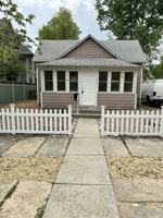 featured image of 436 E 6th St