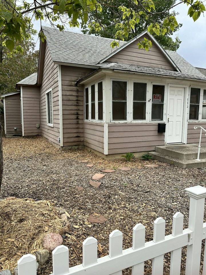 436 East 6th Street - Photo 2 of 8