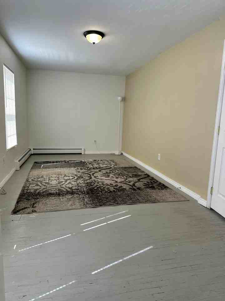 436 East 6th Street - Photo 7 of 8