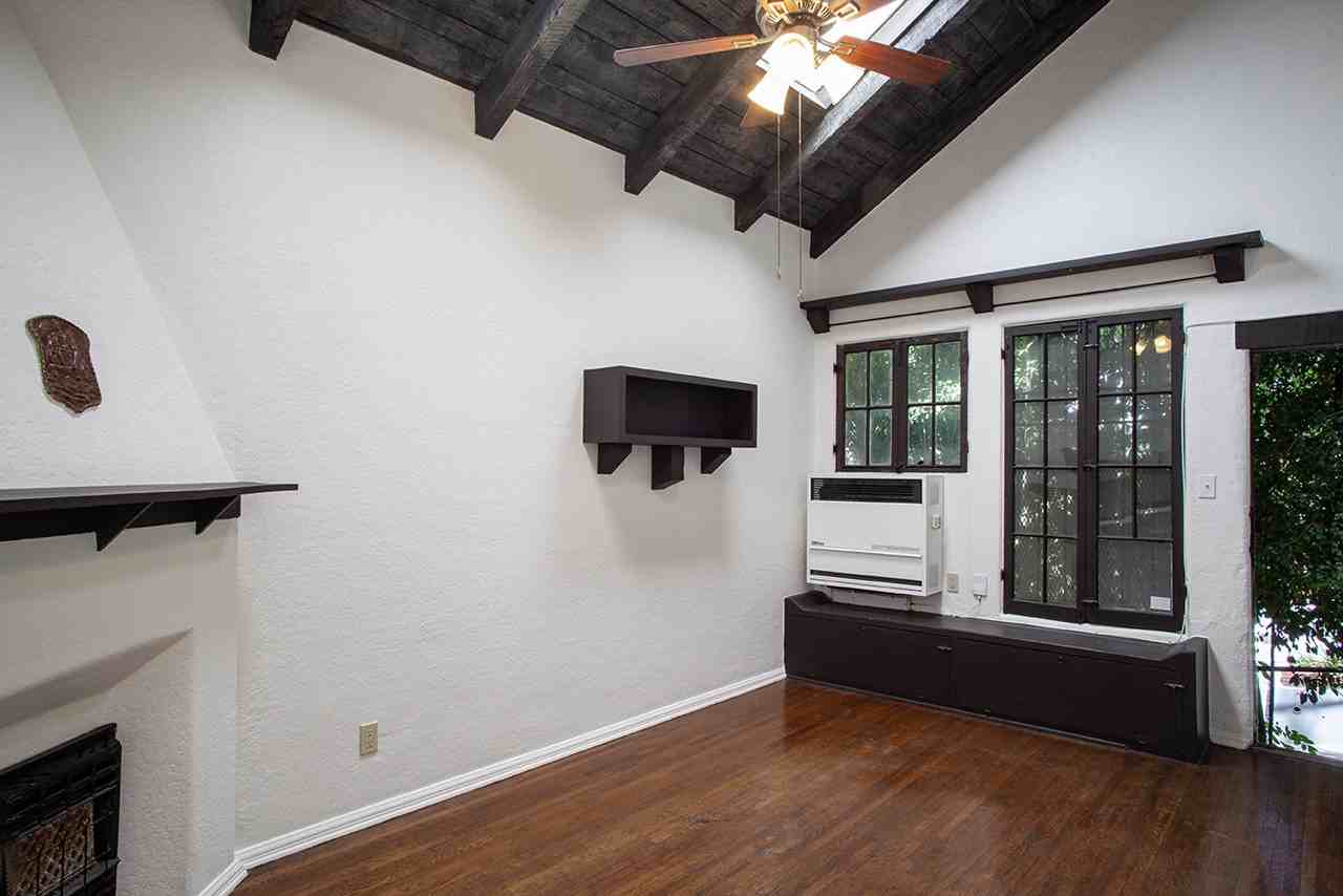 1548 Cerro Gordo St - Photo 2 of 8
