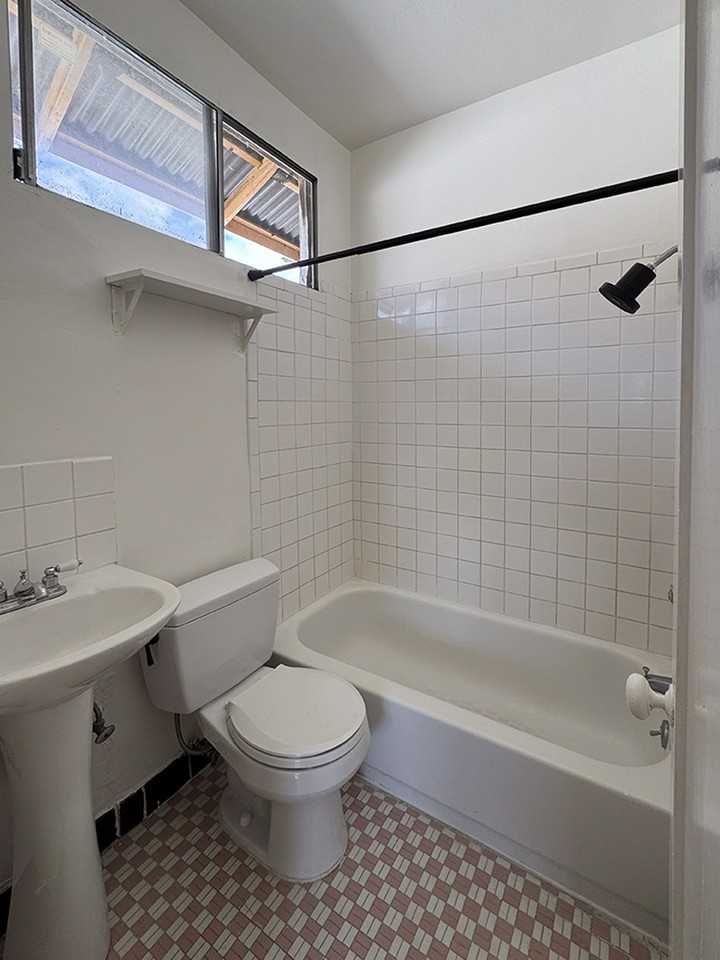 1548 Cerro Gordo St - Photo 6 of 8