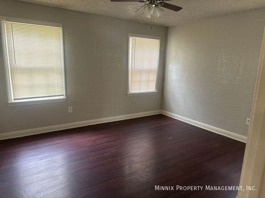 2614 27th St - Photo 7 of 11