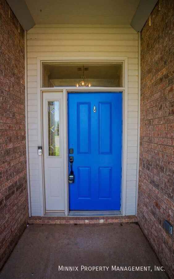 3305 103rd St - Photo 2 of 45