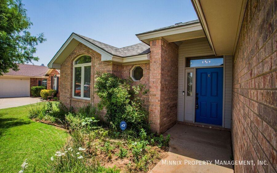 3305 103rd St - Photo 3 of 45