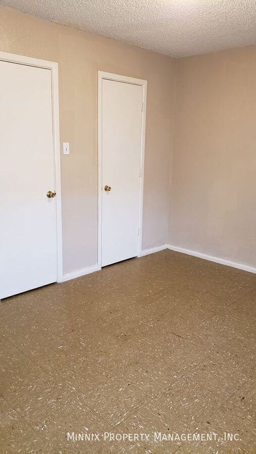 645 S Crosby St - Photo 3 of 18