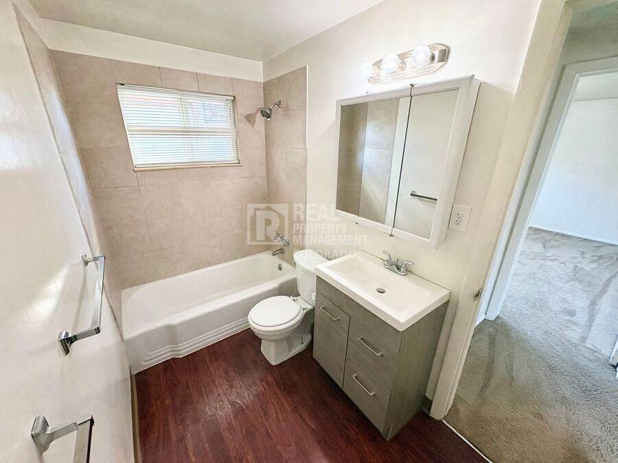 1221 N Clarkson St #12 - Photo 6 of 10
