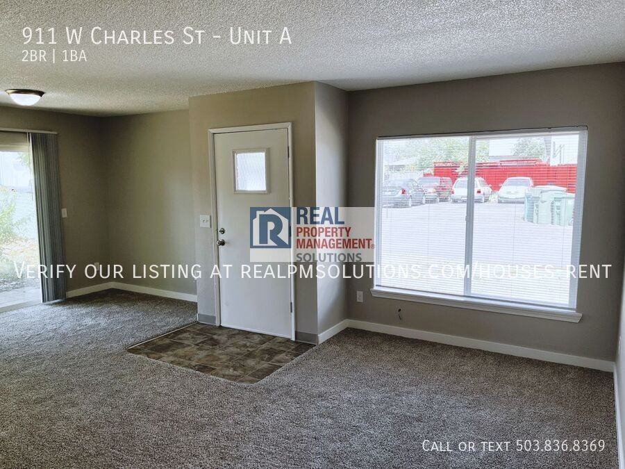 911 W Charles St #A - Photo 3 of 34