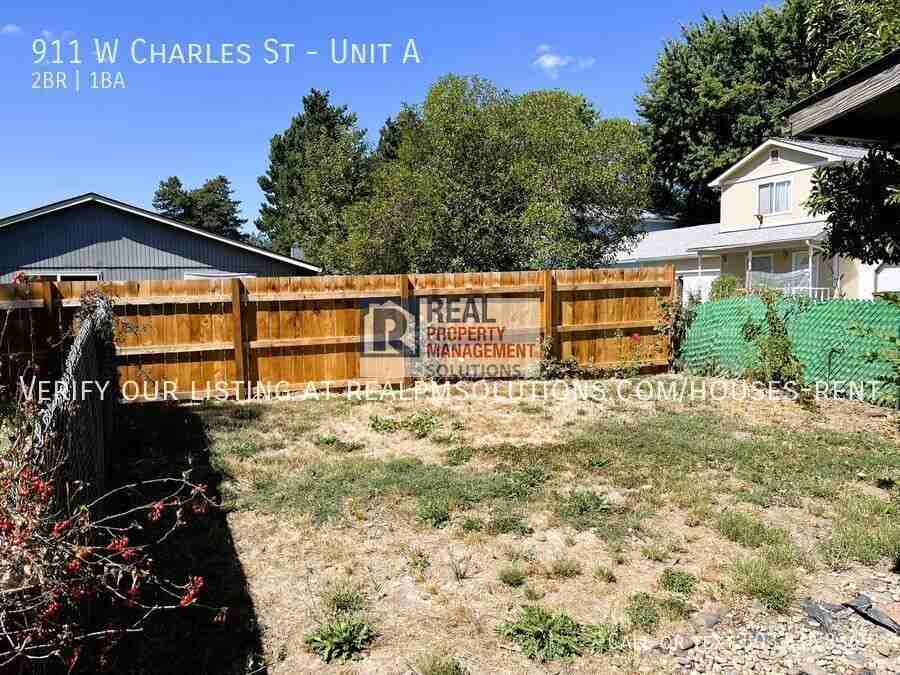 911 W Charles St #A - Photo 6 of 45