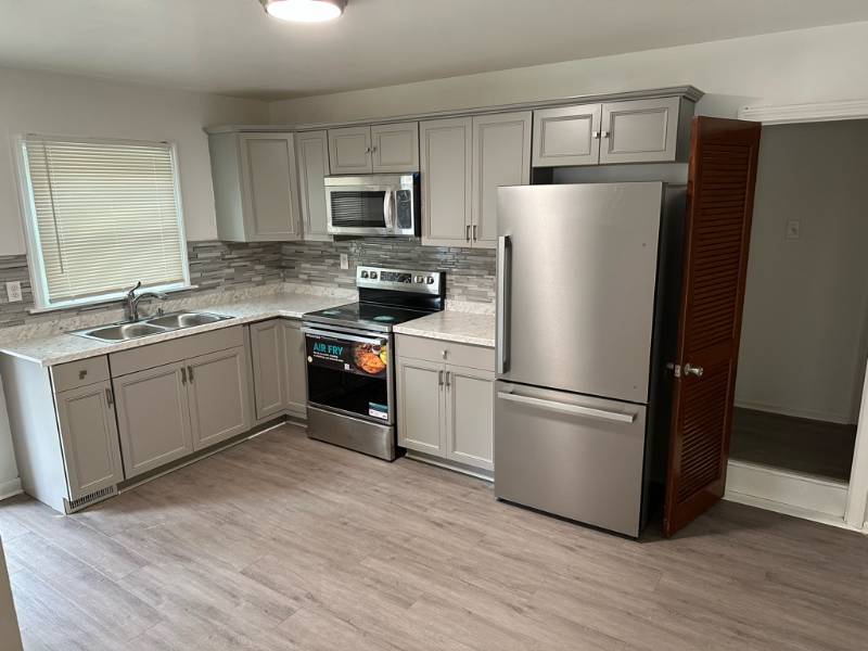 409 Park Ave - Photo 2 of 17