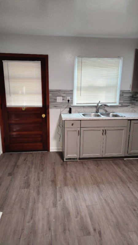 409 Park Ave - Photo 4 of 17