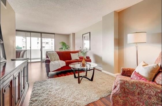 1250 N Humboldt St #902