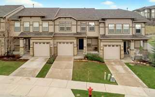 featured image of 2018 E Stoneleigh Dr