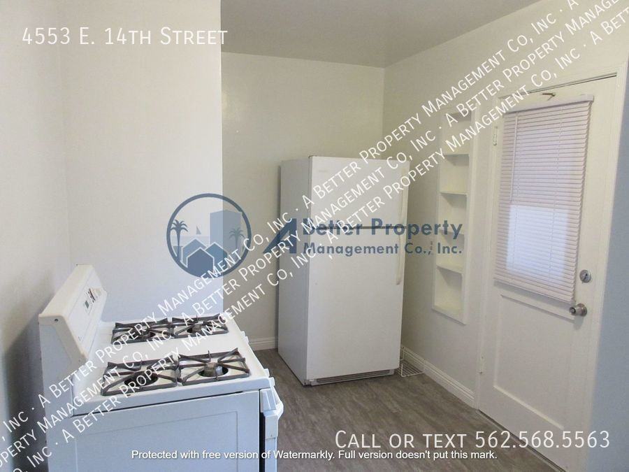 4553 E 14th St - Photo 4 of 10